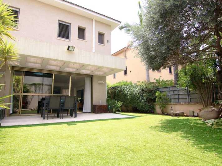 שיפוץ וילה בפולג
